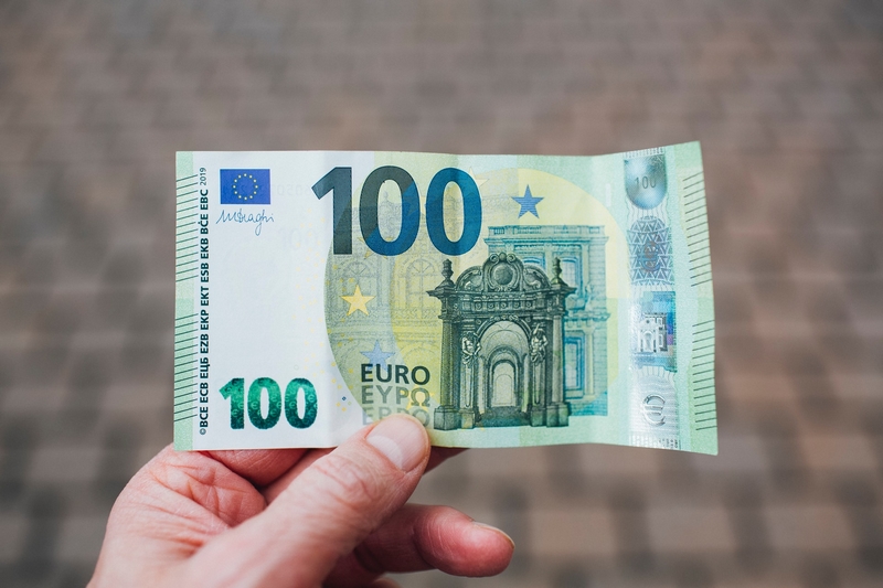Solicita un préstamo de 100€